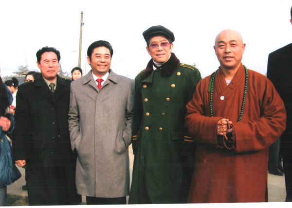 法师与世界第一位华裔市长美国加州市长黄锦波博士 华商协会卢俊卿 原邯郸军区司令员著名书法家高军虎